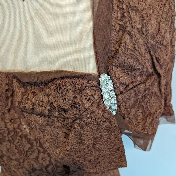 Stunning Vintage 1940s Volup Brown Lace Dress with Matching Belt and Gloves